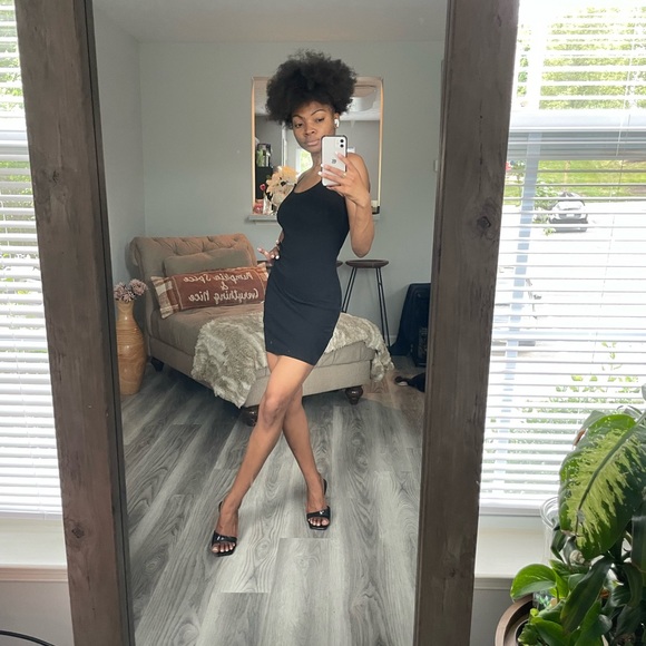 Black MIDI Bodycon Dress - Picture 10 of 12